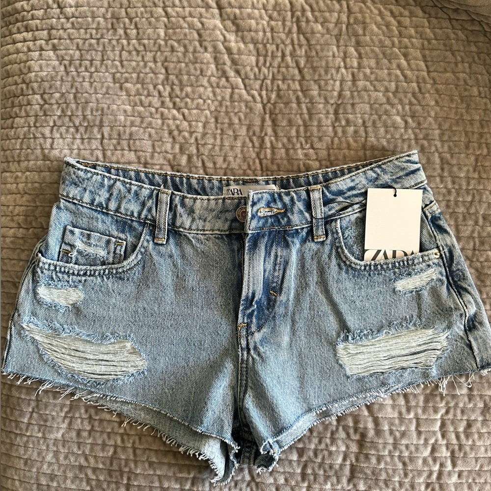 ZARA Z1975 RIPPED MINI DENIM SHORTS; US SIZE 4; NWT